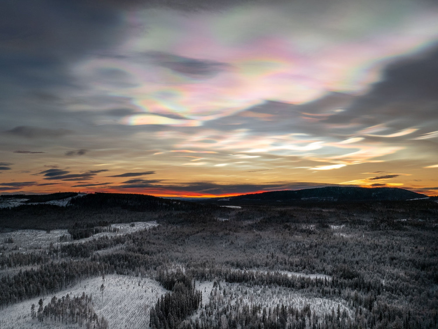// Im VW Bus solo durch das winterliche Lappland