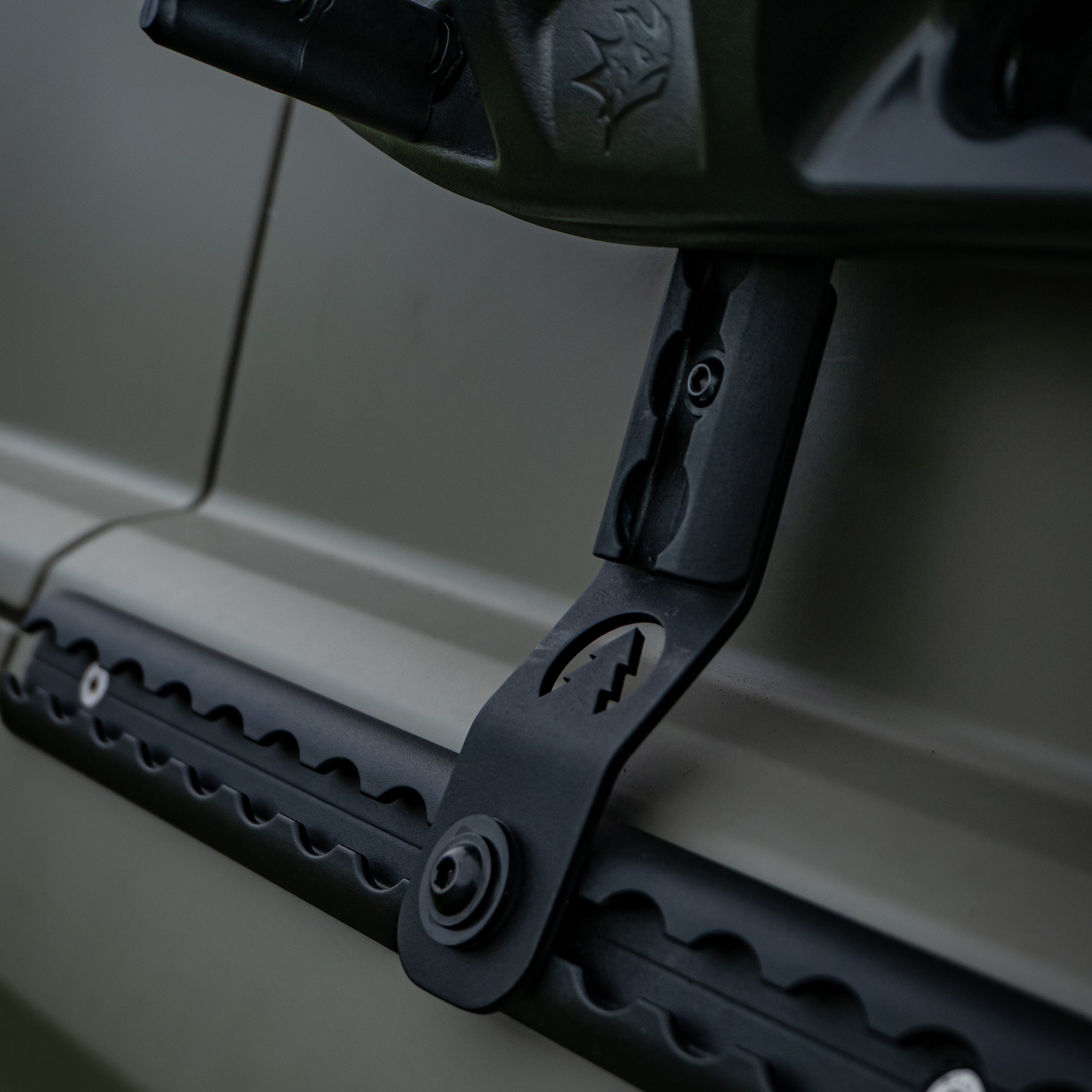 Schiebetür-Trägersystem für Sandboards & Duschzelt — Ford Transit, Tourneo Custom (2024)