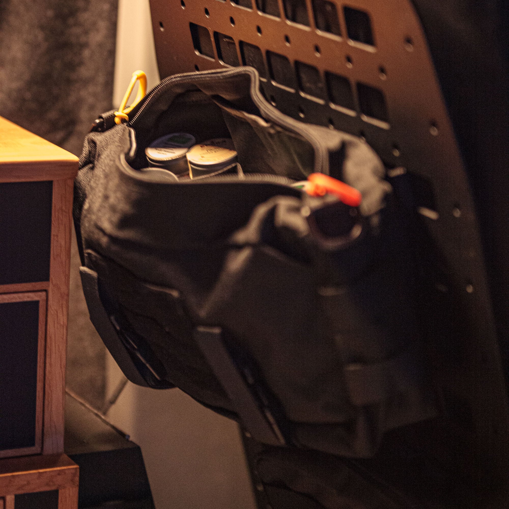 Autositz-Organizer mit Molle-System & Kleiderhaken | Campervan, VW Bus & Overlander