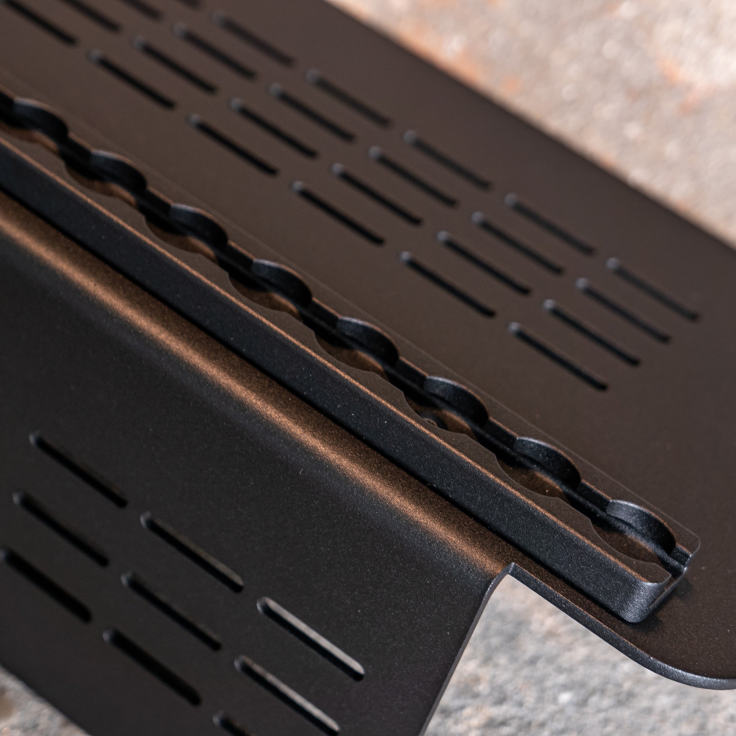 Sitzkonsolenverkleidung zur Belüftung der Aufbaubatterie — VW Bus T5, T6, T6.1