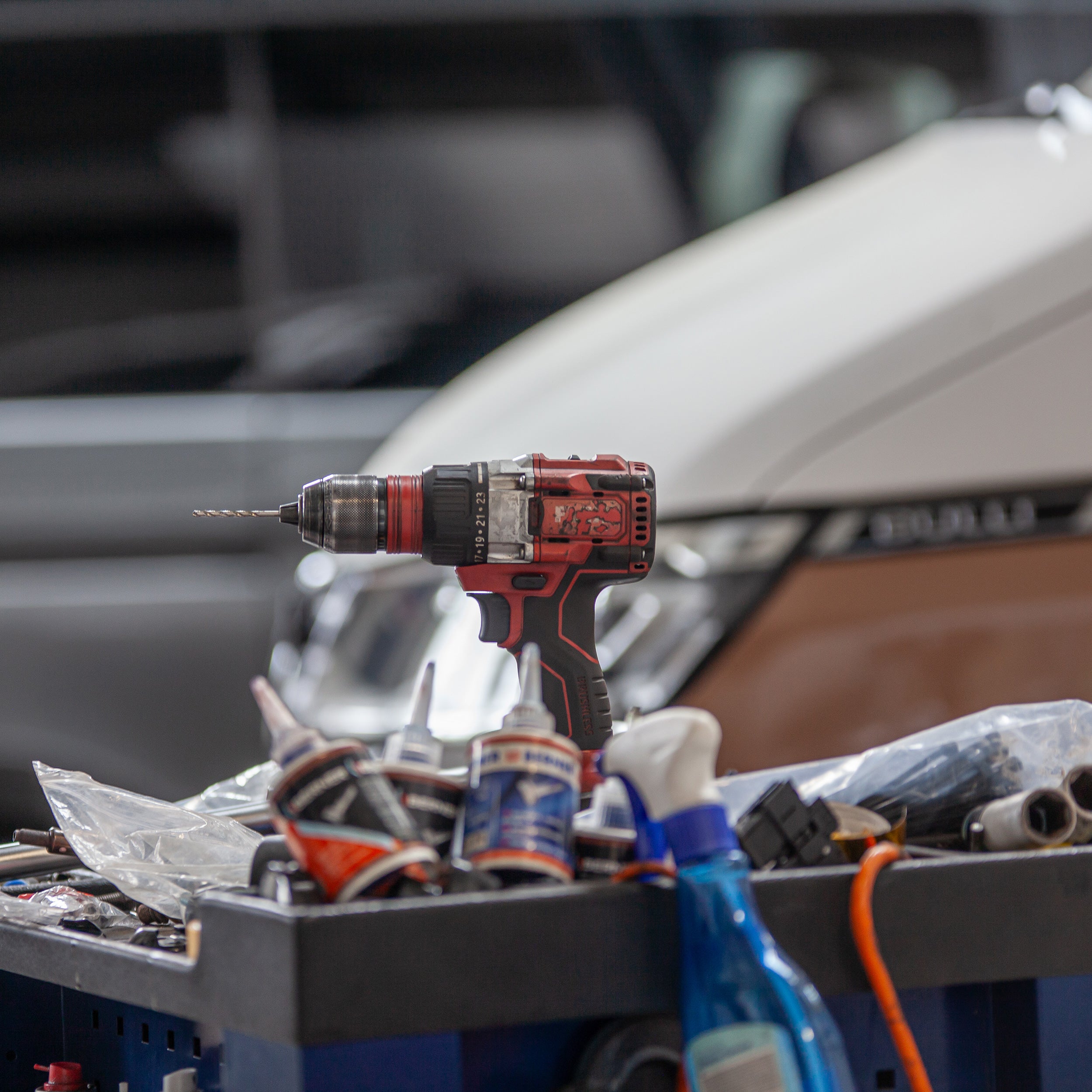 Sitzkonsolenverkleidung zur Belüftung der Aufbaubatterie — VW Bus T5, T6, T6.1