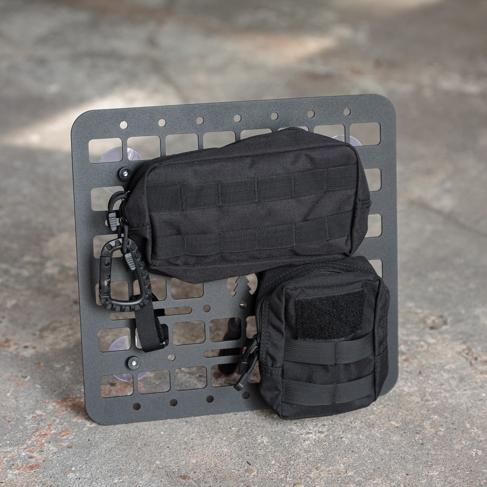Stuff-Board M – das universelle, klapperfreie Molle-Stauraumsystem für alle Camper Vans