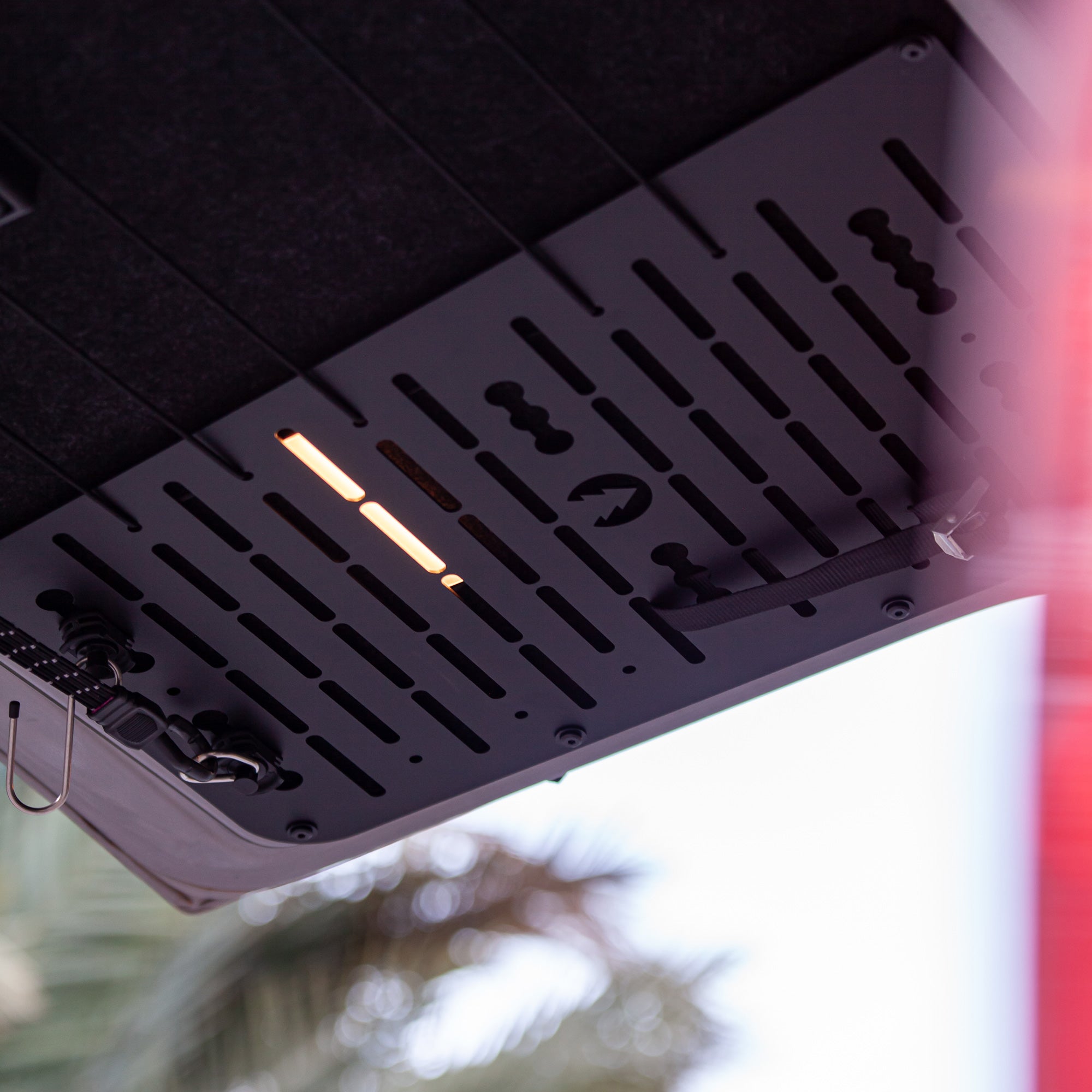 Stuff-Board für die Heckklappe – leichtes zweigeteiltes Molle-Panel Stauraumsystem #VW Bus T5/T6