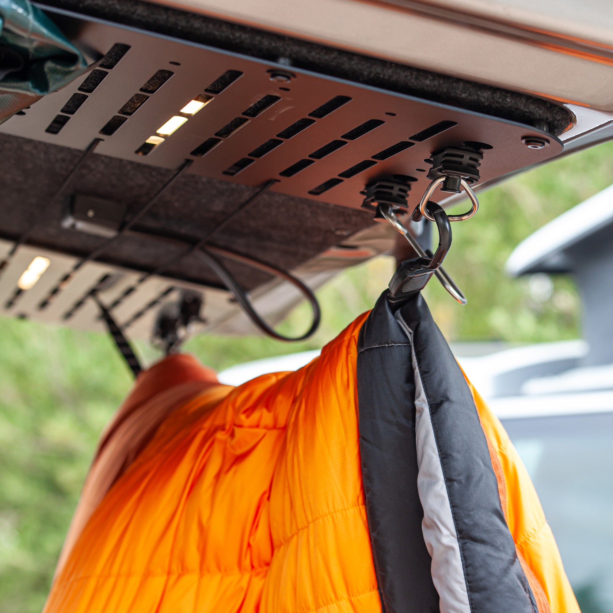 Stuff-Board für die Heckklappe – Overland Molle-Panel – leichtes  zweigeteiltes Stauraumsystem #VW Bus T5/T6