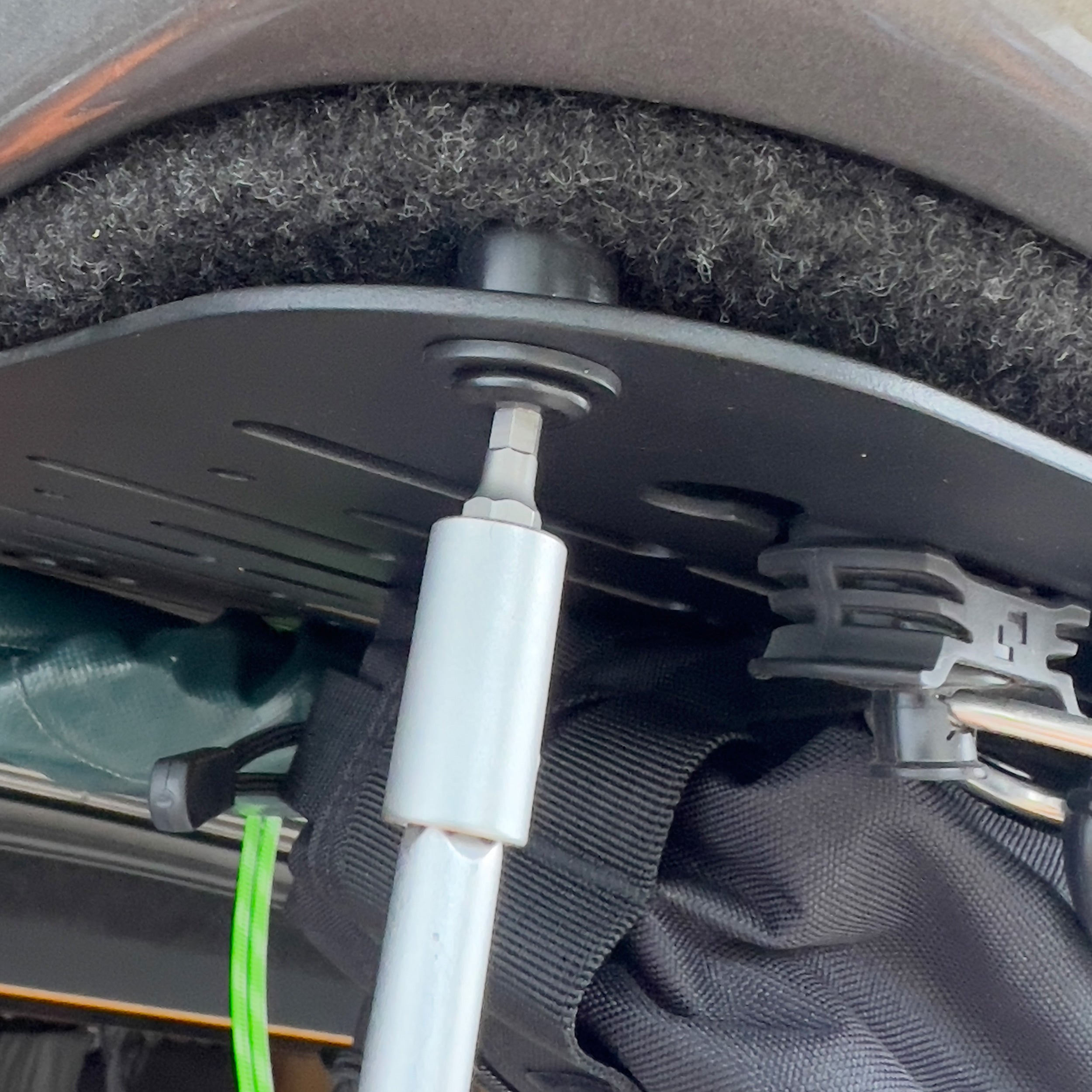 Stuff-Board für die Heckklappe – leichtes zweigeteiltes Molle-Panel Stauraumsystem #VW Bus T5/T6