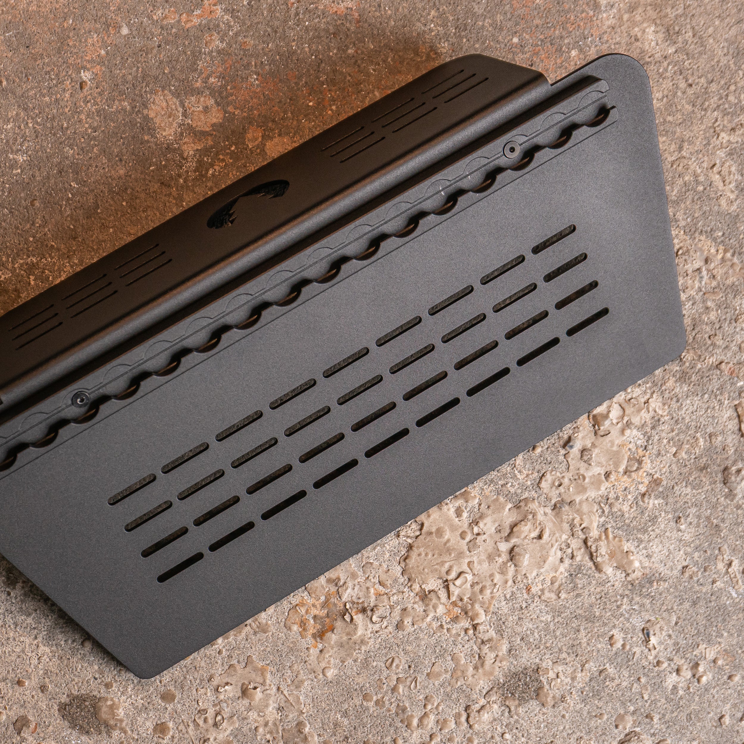 Sitzkonsolenverkleidung zur Belüftung der Aufbaubatterie — VW Bus T5, T6, T6.1