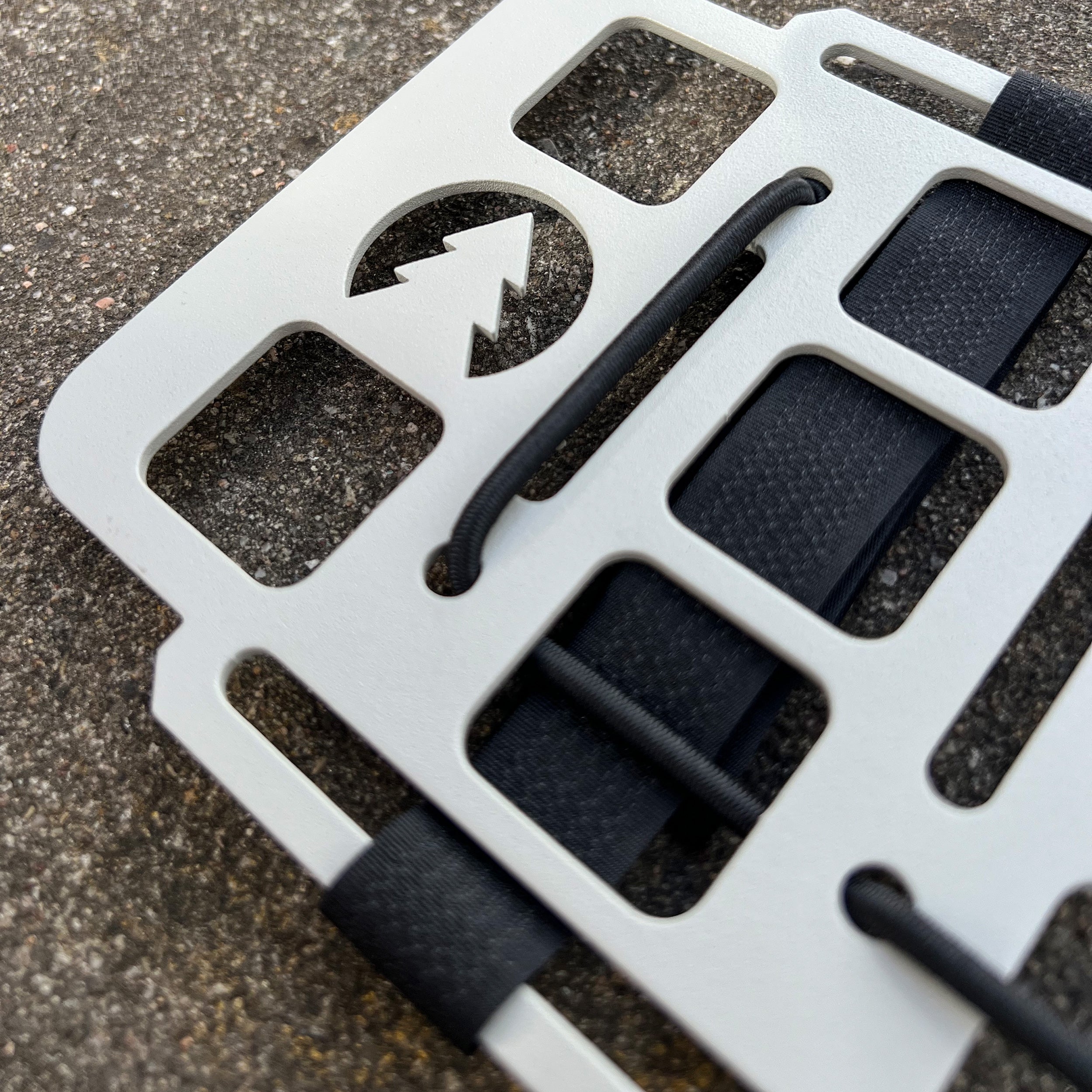 Stuff-Board Sunshield –  das universelle, klapperfreie Molle-Stauraumsystem für die Sonnenblende # VW Bus & Campervan